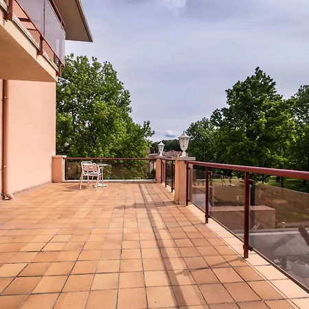 Hotel La Perla D'Olot Exterior photo
