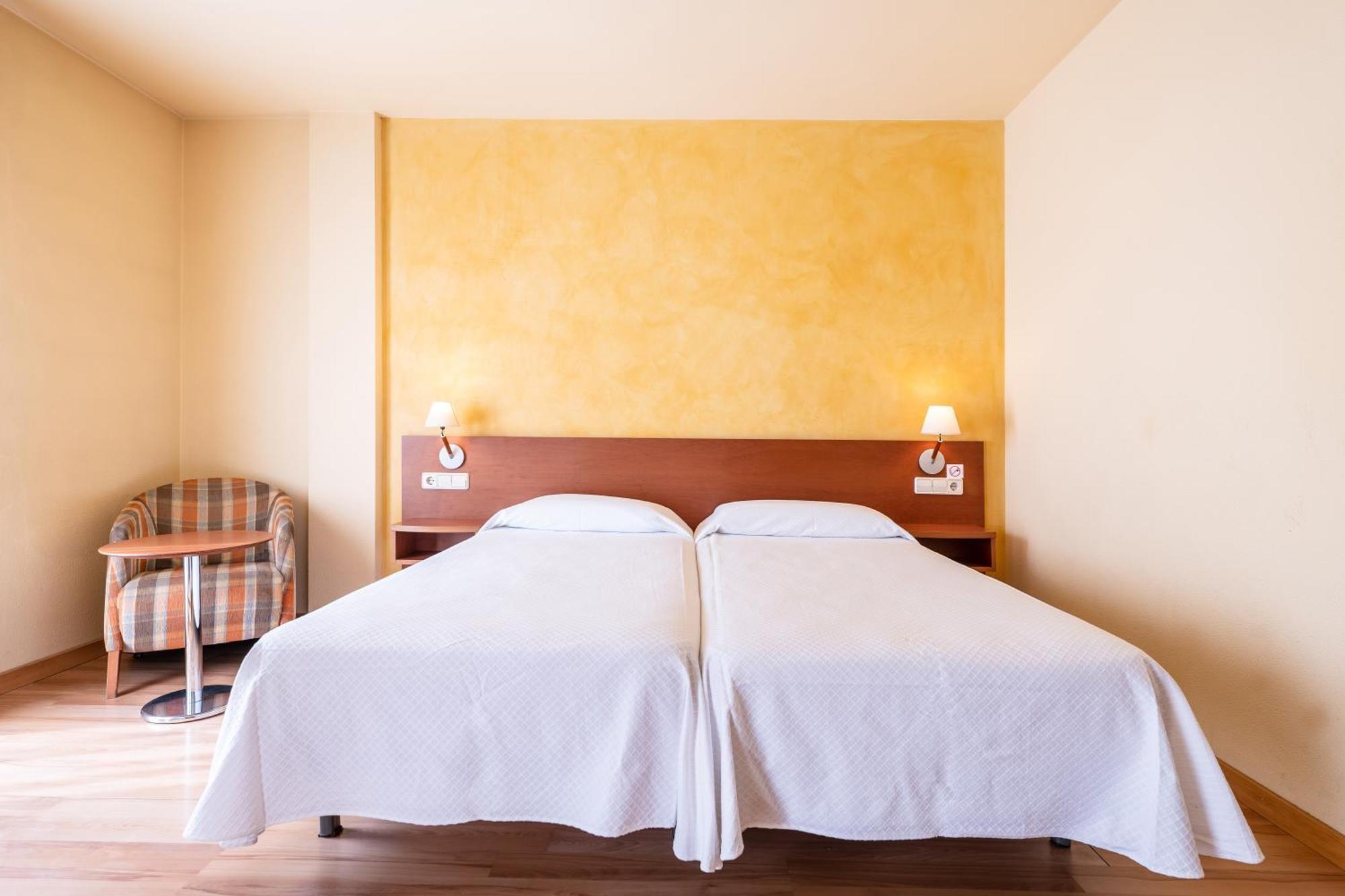 La Perla D'olot Hotel