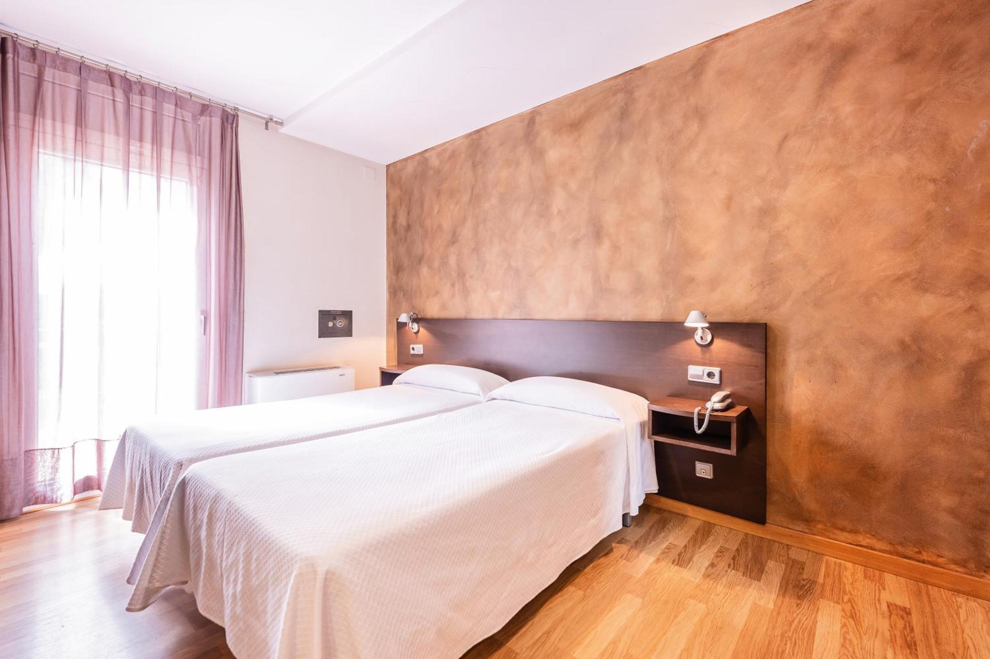 Hotel La Perla D'olot Olot