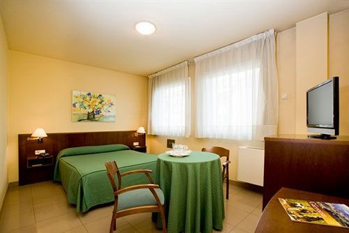 La Perla D'olot Hotel 3*